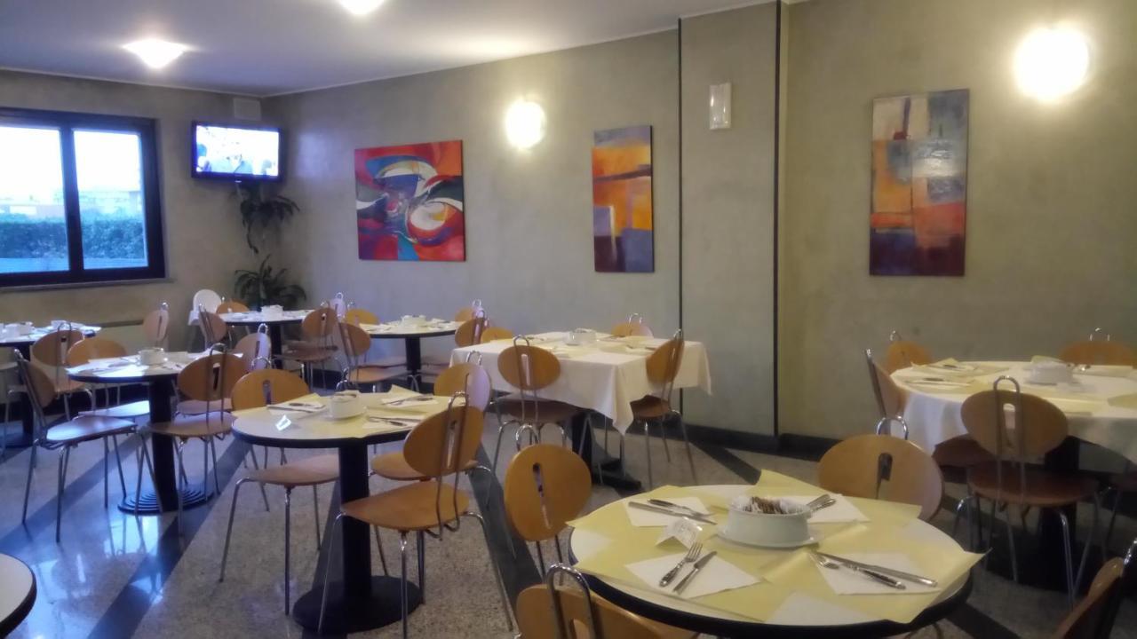 Pacific Hotel Airport بورغارّو تورينيسِّ المظهر الخارجي الصورة