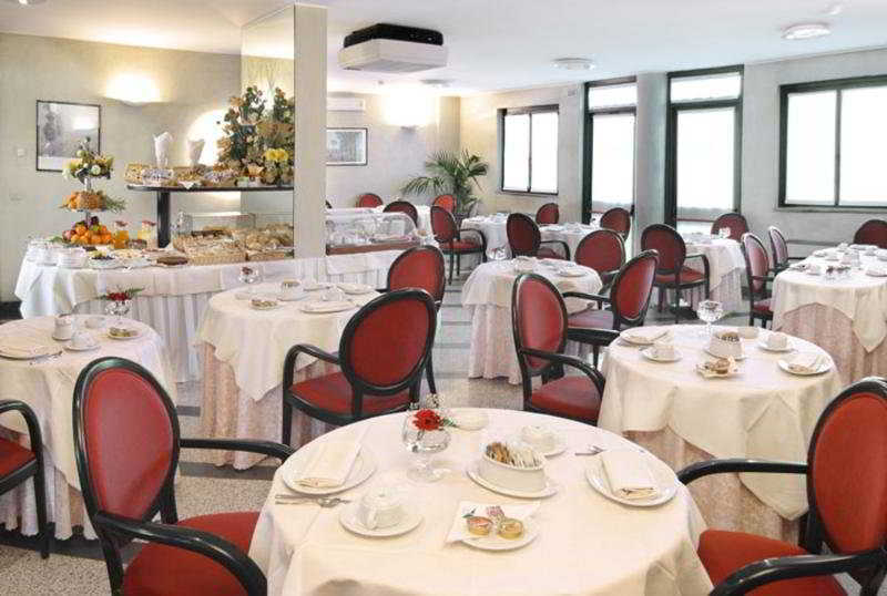 Pacific Hotel Airport بورغارّو تورينيسِّ المظهر الخارجي الصورة